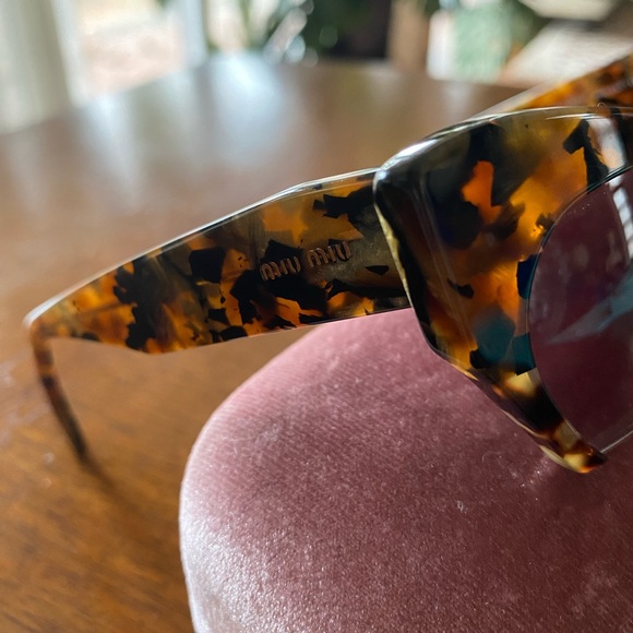 Miu Miu cat-eye sunglasses - Picture 2 of 9